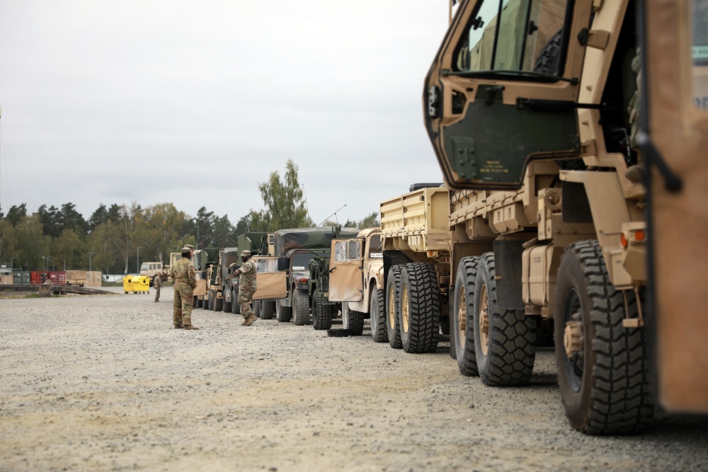 DeptofWar's tweet photo. Time to head out!
@USArmy soldiers line up vehicles in a motor pool to convoy to Hohenfels Training Area in Germany 🇩🇪 for exercise Combined Resolve XIV. https://t.co/9GlEJTU06a
