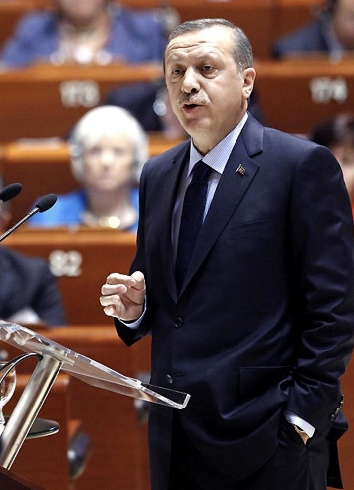 AynilYavas's tweet photo. Macron: “Bizim sorunumuz
Türk halkı ile değil  Erdoğan ile"  demiş.

Klasik Avrupalı küstahlığı.

Cumhurbaşkanımız ile sorunu olanın bizimle de sorunu var demektir ...

Reis bu milletin ta kendisidir.!!!

#HaddiniBilMacron https://t.co/JJA4rtAfuz