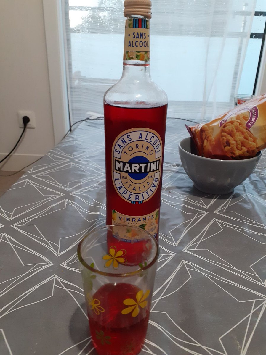 benounyny2011's tweet photo. Je recommande ce martini sans alcool très rafraîchissant idéal pour les apéritifs avec son gout fruité. 
#martinisansalcool
#aperitivo
#aperitivosansalcool
#martinivibrante
#martinifloreale
@martini_france https://t.co/BJ08E0tMth