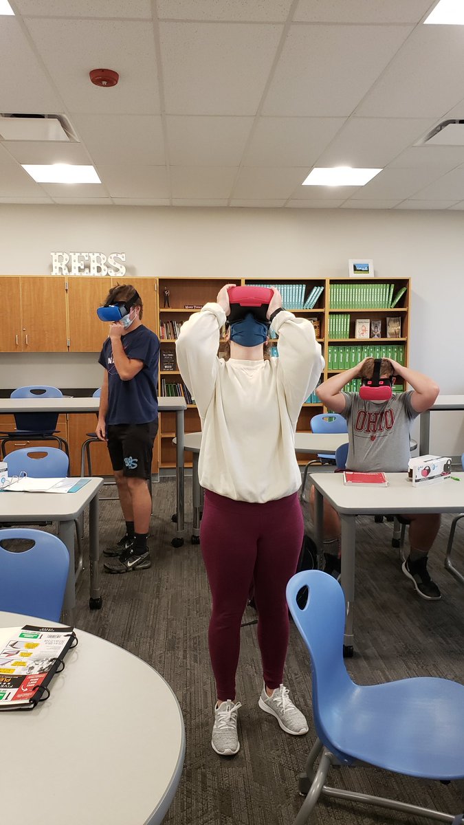 T_Giles178's tweet photo. VR goggles are so much fun! https://t.co/IDDrIBpgWT