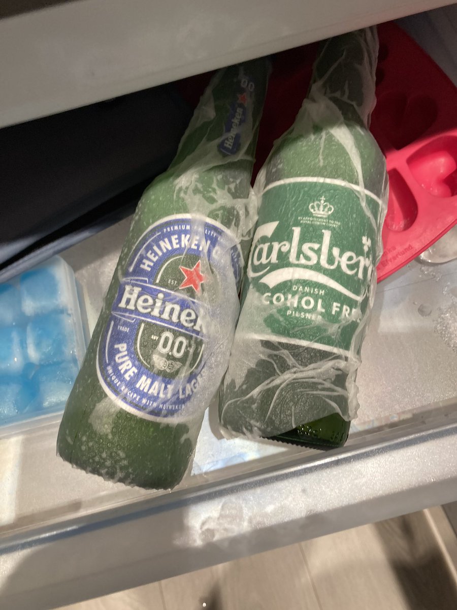 eivibjor's tweet photo. Dette gjør jeg ofte. Når skal alle butikker begynne å sette alkoholfri øl kaldt? Har hørt noen fremsynte butikker driver med det. Ikke min nærbutikk. #tilbudskaperetterspørsel #folkehelsetiltak? https://t.co/cJ1L3wityA
