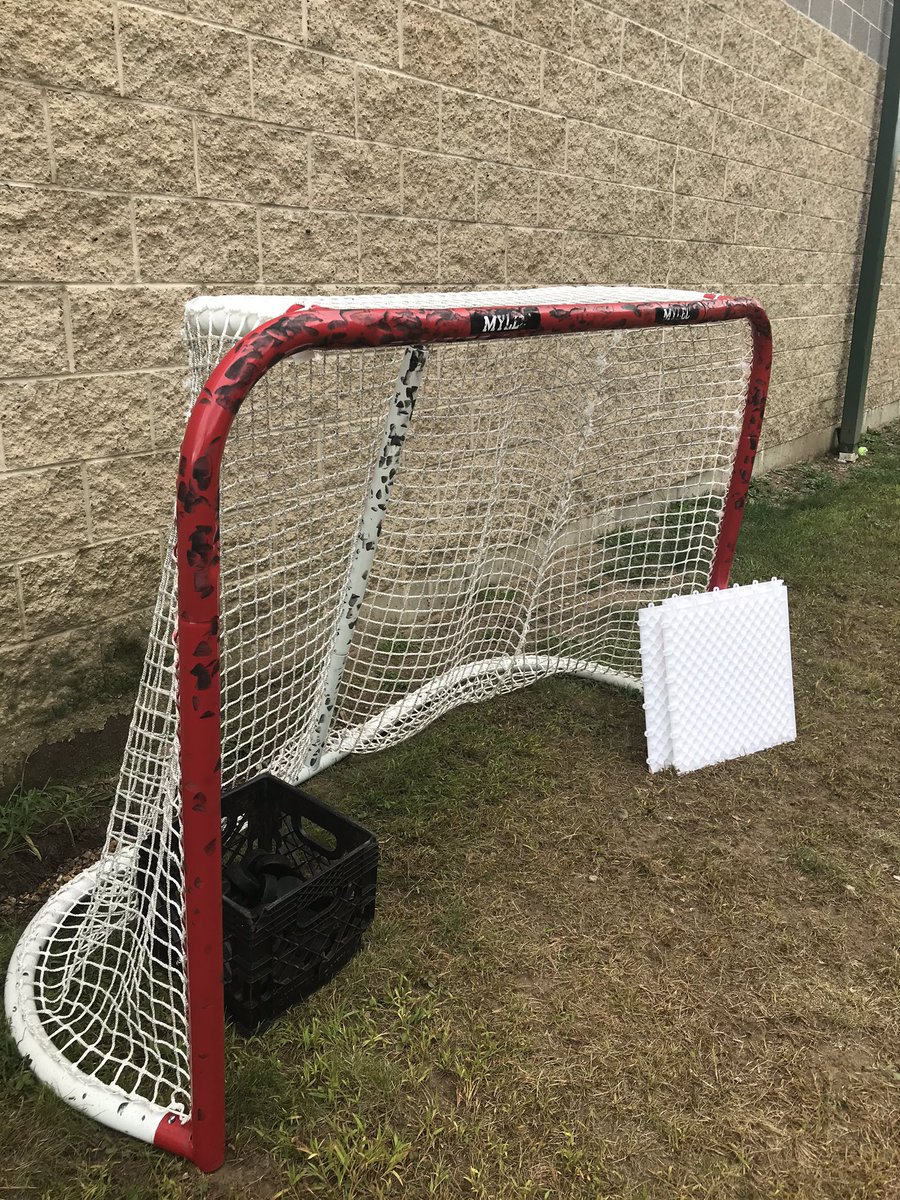 hockey_winch's tweet photo. These @MylecHockey nets are seeing plenty of rubber! #MylecHockey #TheWinchBoys #Development #TrustTheProcess #NoStepsBack https://t.co/jgTh8muupp