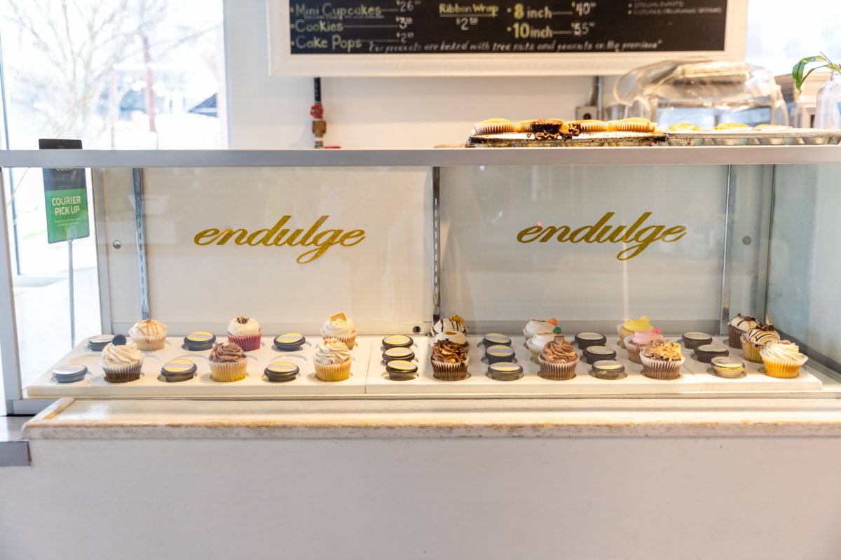 endulgers's tweet photo. Looking to try something new? Then we've got the perfect flavors for you! From classics like vanilla on vanilla to weekly specials like bourbon cream pie, you're sure to find a cupcake you can love. #cupcake #atlantaeats #atlbaker https://t.co/McRpfZyBsj