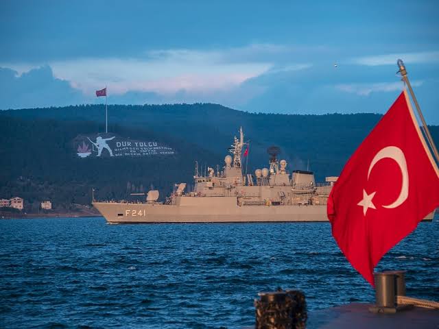 BlueeHomeland's tweet photo. C’est marrant que la France, pays n’ayant aucune frontière avec la Méditerranée orientale, veuille exclure la Turquie de la Méditerranée orientale alors qu’elle possède la plus longue côte littorale dans la région. 

#JamaisSansLaTurquie https://t.co/gmZRS8sl6P