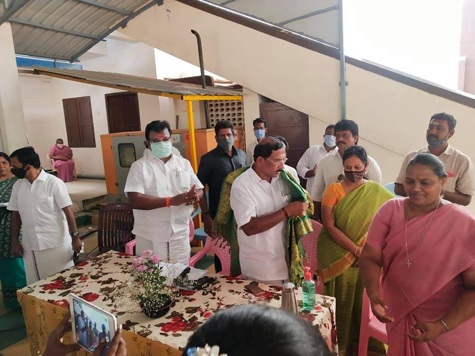 KathiravanPaul1's tweet photo. ஆவடி, #இமாகுலேட்_பெண்கள்
உயர்நிலை பள்ளியில் #RO_PLANT தண்ணீர் தொட்டி மாஃபா அறக்கட்டளை சார்பில் ரூ 2 #லட்சம் மதிப்பீட்டில் அமைத்து கொடுத்துள்ளார் அதை இன்று குழந்தைகள் பயன்பாட்டிற்காக @mafoikprajan அவர்கள் திறந்து வைத்தார். @AIADMKOfficial @AIADMKITWINGOFL @PvrAjithKumar1 https://t.co/7mkJlmwvvp