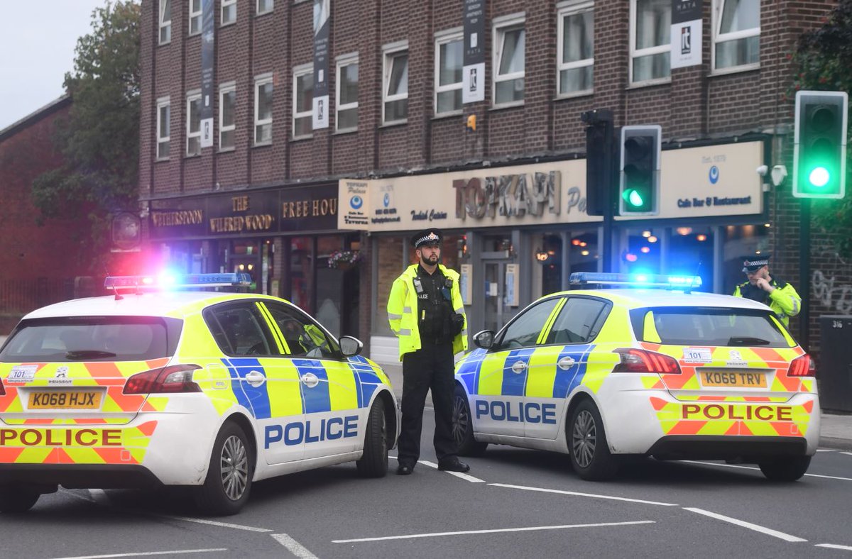 MENnewsdesk's tweet image. 'Suspicious item' found in Stockport... hundreds of people have been evacuated and a huge police cordon is in place - LIVE UPDATES manchestereveningnews.co.uk/news/greater-m…