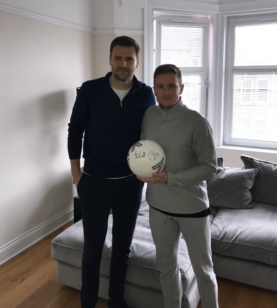 🏴󠁧󠁢󠁳󠁣󠁴󠁿⚽️✍🏼 | David Marshall was a standout for <a href="/ScotlandNT/">Scotland National Team</a> this week with some outstanding saves 👐

To have a chance TO WIN a signed ball from the <a href="/dcfcofficial/">Derby County</a> and former <a href="/CelticFC/">Celtic Football Club</a> Goalie, simply:

🔄 RT this post
✅ FOLLOW this page

Good Luck!
