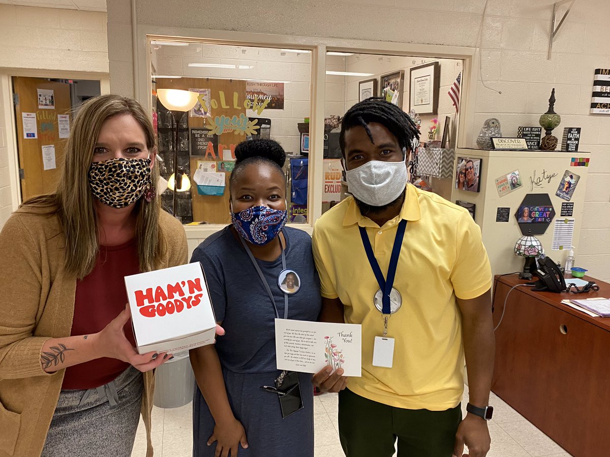 maleka_tate's tweet photo. Man you can’t tell but I am grinning from ear to ear !! What an awesome surprise! Thank you Laurie and Jodie✨🙌🏾💚! https://t.co/t4tkSY1EJi
