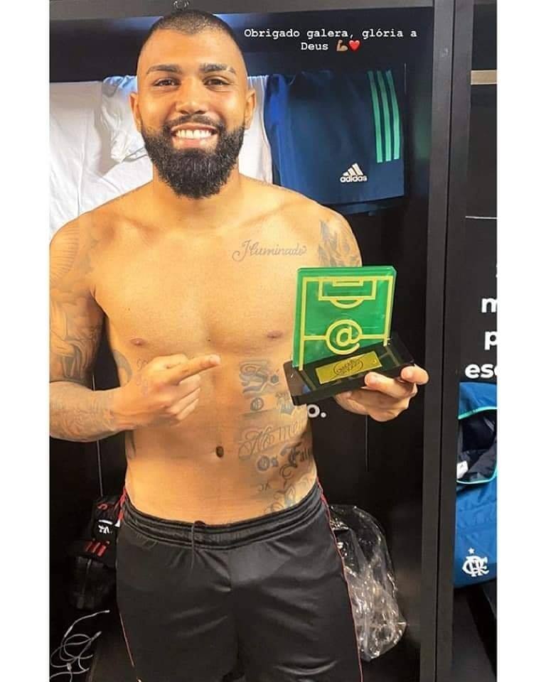 PausDoFut's tweet photo. Craque do jogo #PausDoFut https://t.co/YVlq9jg3zU