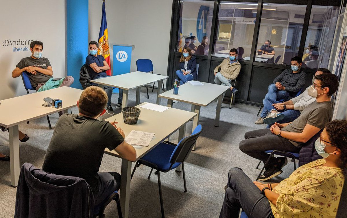 LiberalsAndorra's tweet photo. ☝️Els #JovesLiberals recuperen les reunions presencials a la seu del partit amb moltes ganes de treballar pel futur del país! 🇦🇩

☑️ Amb moltes propostes i moltes ganes de tirar-les endavant.

#LiberalsPower💪 https://t.co/NNhrmd4cLP