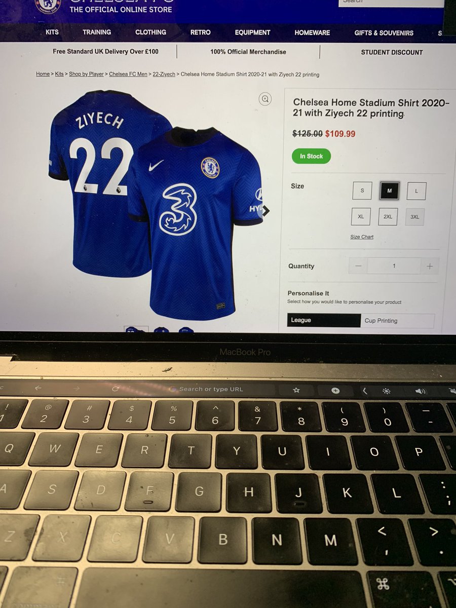 bumpfootball's tweet photo. #Ziyech22 copped 🤝 https://t.co/G0nA3guUvX