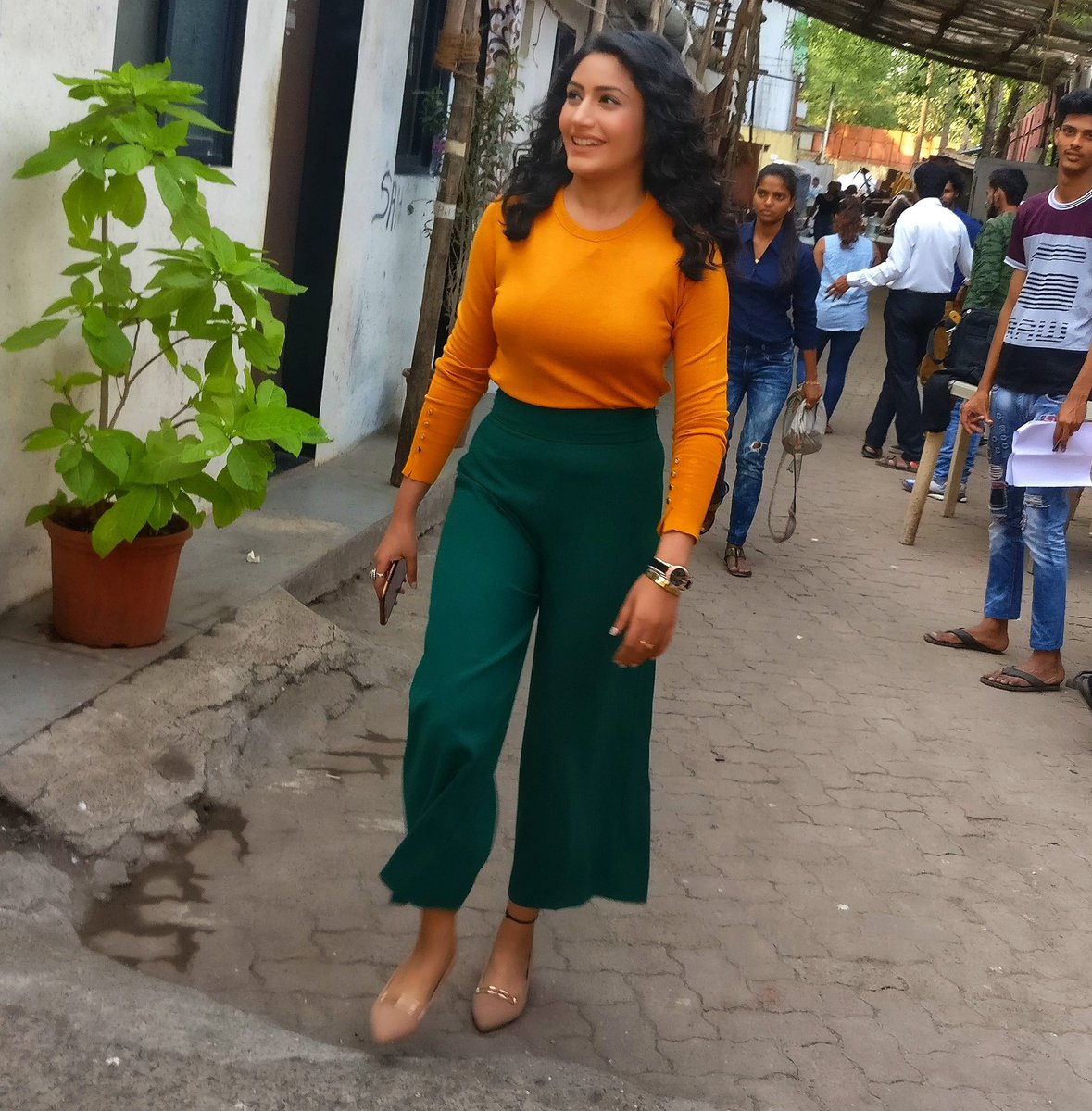 sssikander2's tweet photo. https://t.co/VU9O8KZ3ZD
.
.
.
One of most humble nd hard working artist 
“Happy birthday! I hope all your birthday wishes and dreams come true.”
Happy Birthday 🎈🎉🙏 @SurbhiChandna Mam 
God Bless U #happybirthdaysurbhichandna #happybirthday #11thsept #SurbhiChandna https://t.co/o4PK4jsQRA