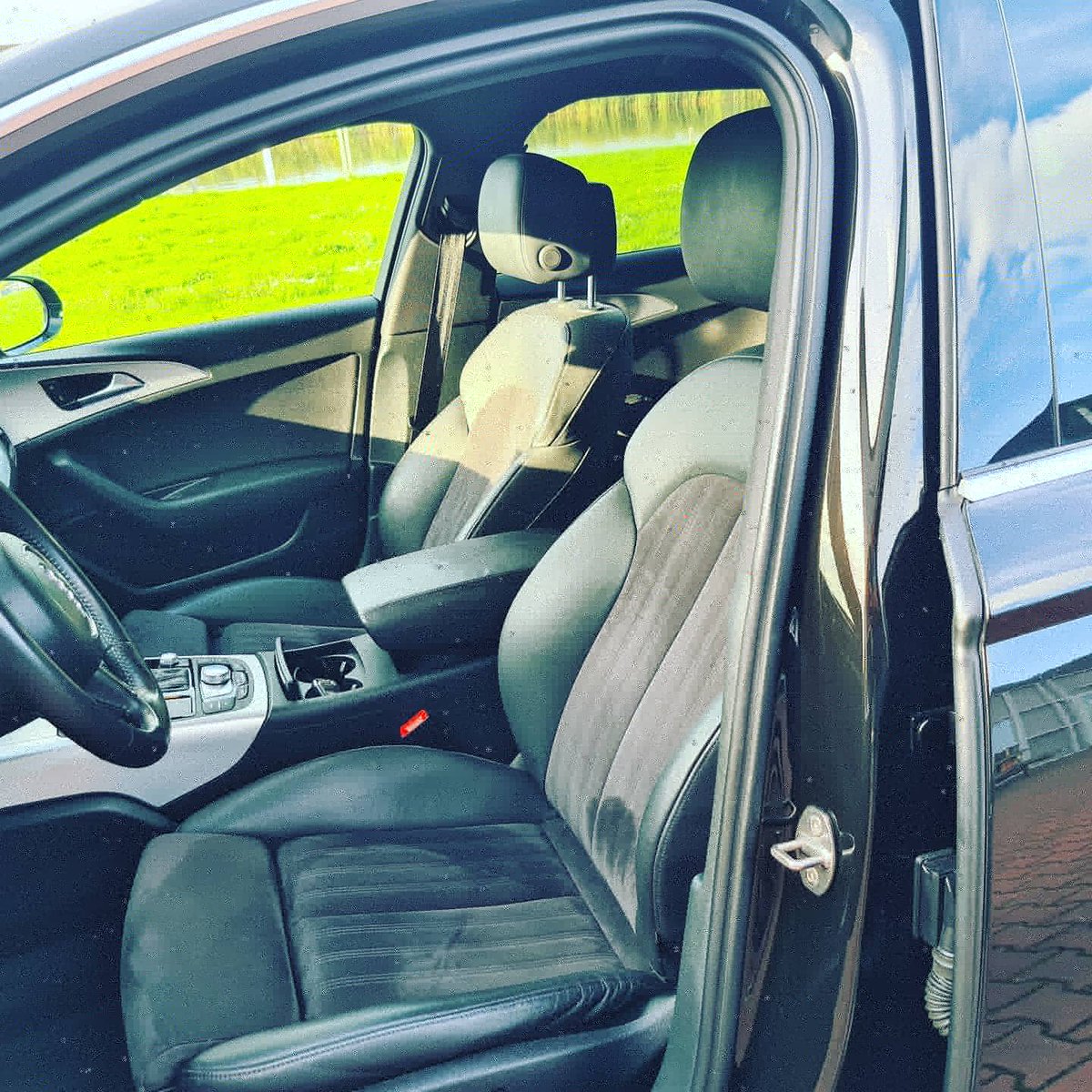 Vandaag dit monster mogen afleveren. Een Audi A6 allroad 3.0TDI Biturbo, 313pk met natuurlijk luchtvering, leer, automaat enz. enz.