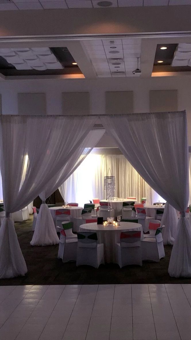 AlgrsAuditorium's tweet photo. No two events are the same...Looking for a venue to host your next social event.  We give you options on chair covers, table lines &amp; sashes. 
Call our office 504-267-7533 or visit our website at https://t.co/6OU16blR4b

#algiersauditorium #neworleansauditorium #neworleansvenue https://t.co/PVahVJMCjK