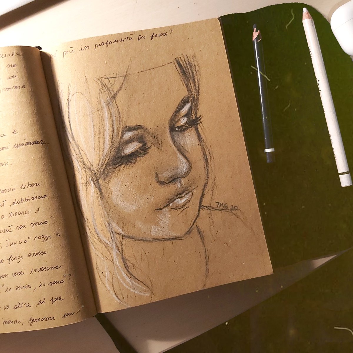 tizygrace's tweet photo. It's good to be back at drawing 💕
#diary #drawing #portrait #minial #pastel https://t.co/aOGVSqwarY