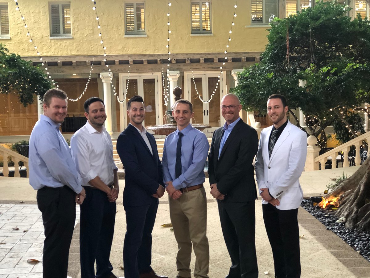 FAUmedEM's tweet photo. #tbt We are so proud of our first graduating class! Two months into their attending careers and continuing to make us proud ❤️ #FAUEM #FAUMedicine #FAUEMAlums https://t.co/jy55qyqg38