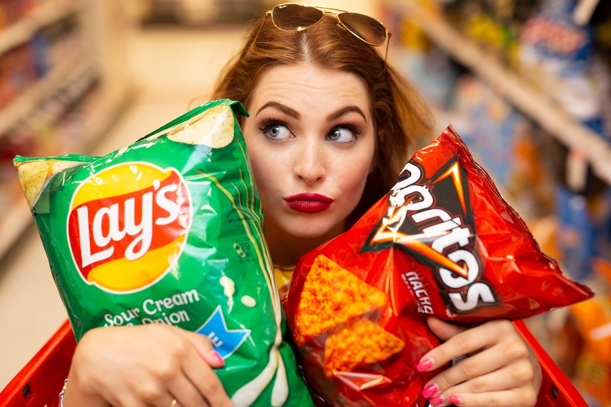 If you had to choose, which one would it be? 

📷 #BeneWallace
Red Lipstick: <a href="/ctilburymakeup/">Charlotte Tilbury Beauty</a>
Sunglasses: <a href="/ray_ban/">Ray-Ban</a>
Chips: <a href="/doritos/">Doritos</a> <a href="/LAYS/">LAY'S</a>

#thisorthat #pickone #lays #doritos #sourcreamandonion #snacks #rayban #charlottetilbury #influencer #redhead #authentic #ainsleyross #style