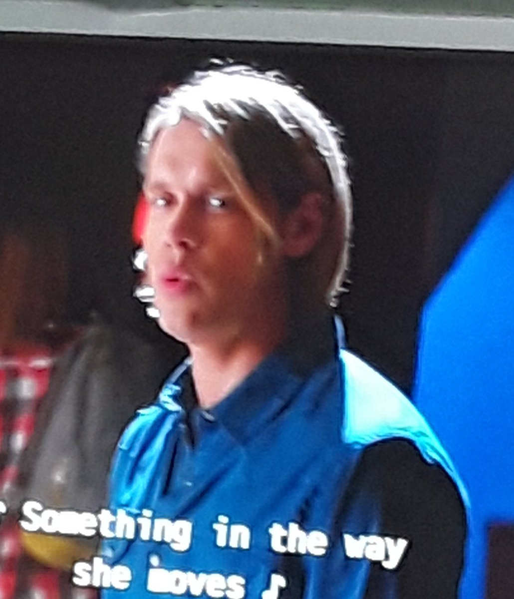 TinkerBerryStr's tweet image. Um.... Sam...? What the....? No nurse is that interesting.....