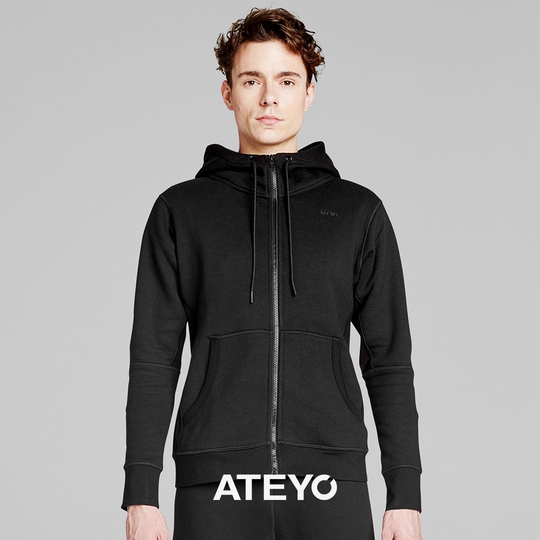 In April 2018, after years of work, we launched the Ateyo Zip-Up!It featured: Oversized double layer hood that fits over headsets Fitted arms to reduce irritation while playing Strategic stretch panels Poly/Cotton sweat-wicking fleece Comes in Black & Grey3/14