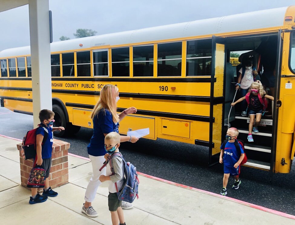 SnazzyTieGuy's tweet photo. What an amazing First Day of school for our @CRESCubs students and teachers — from morning drop off until afternoon dismissals — with lots of smiles 😀😃🙂 and enthusiasm!  A first grader shared through his mask ... “School is still FUN!” https://t.co/dVk6SOipnb