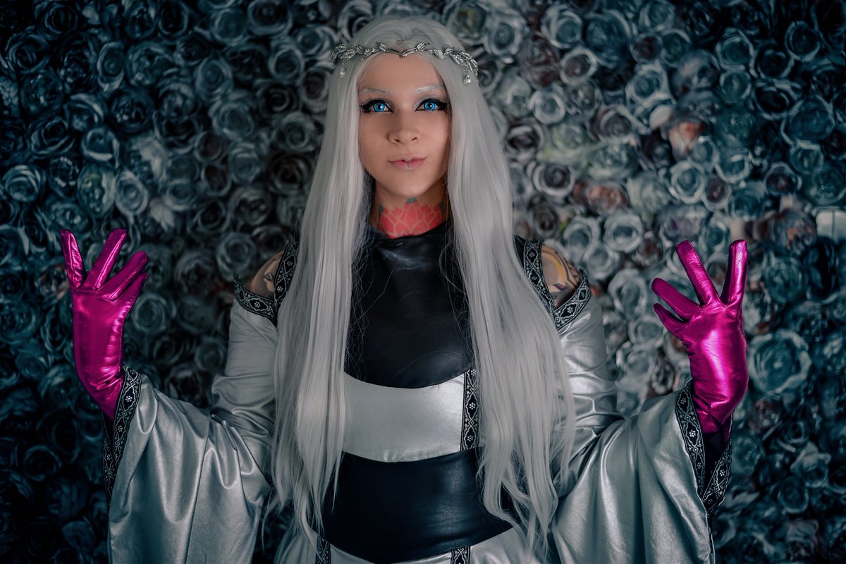 momtauri's tweet photo. imádom az Antauri ruhám 🤍🤍🤍🤍
#srmthfg #humanversion #oc #superrobotmonkeyteamhyperforcego #Antauri #silvermonkey https://t.co/FXCP2APNCc