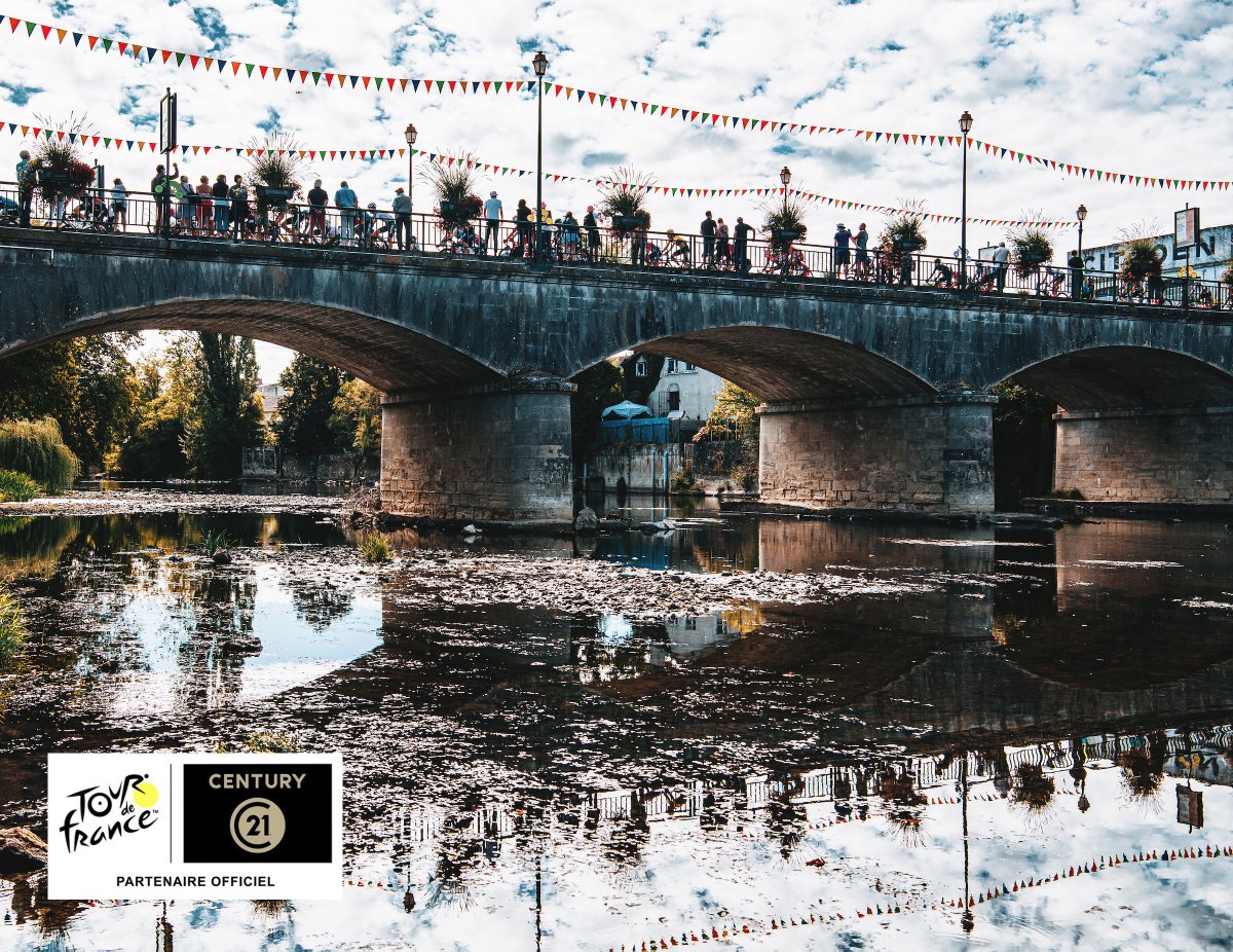 LeTour's tweet image. 😍 PIC OF THE DAY 😍
by @century21fr 
#TDF2020 
📸 A.S.O / Ashley Gruber - Jered Gruber