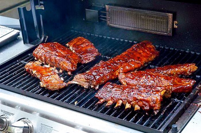 MrZaackkMorris's tweet image. Bourbon Barbecue Ribs - fall off the bone tender and succulent! Perfect for a weekend BBQ fest. RECIPE HERE: buff.ly/2DOzyEz