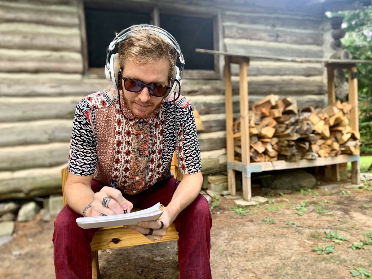 benjaminshaffer's tweet photo. Lyrics can change your state of mind, your energy. They can unite a party, a culture, a country, a globe. In my new single #WeAllBleed our lyrics focus on equality, diversity, and unity. We can do this. For real si se puede. Listen to #WeAllBleed now!https://t.co/DKkBRe68nQ https://t.co/pxrH9AO3jc