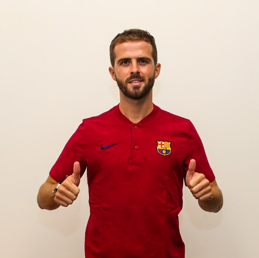 FCBarcelona's tweet photo. 📍 Barcelona
👋 Welcome, @Miralem_Pjanic https://t.co/JwqcrrvUjz