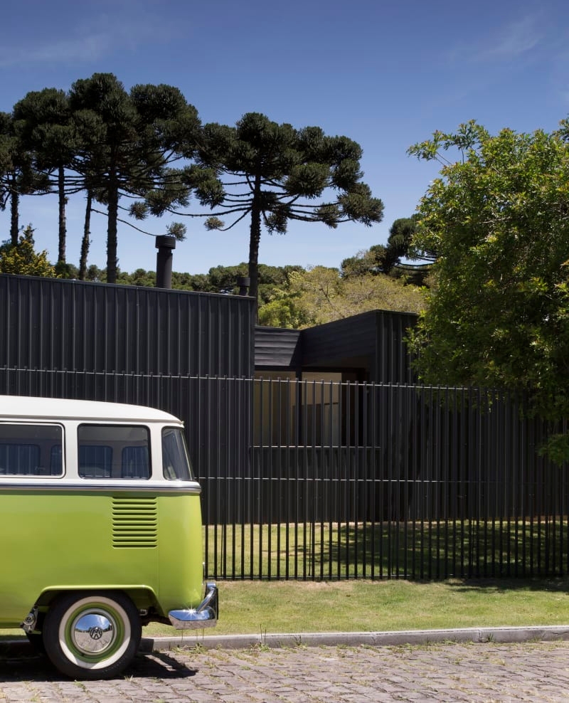 fadearchitects's tweet photo. Simplisity in volumes.
Metal, Timber and Concrete, for this great lake house.

Project: CASA DE LATA
Architect: SAUERMARTINS, Brazil
Photos: FEDERICO CAIROLI, CÁSSIO SAUER https://t.co/JzgSo9zqbh