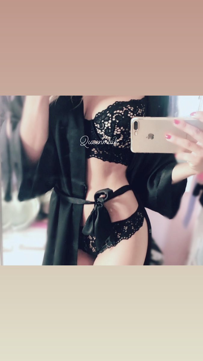 للقاء الأرواح شغف ولهفة
و عطر رقراق يعانق الرغبه
حرف مشتاق وهمسات ثائرة متمردة
تطوق الأضلاع وتلحن النبضة
بـ عشق وأشواق تنير حتى أعلى نجمة