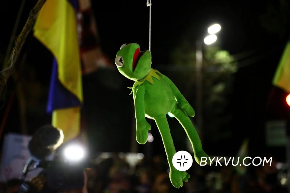 EhlSi0lX0AEWTcE?format=jpg&name=medium