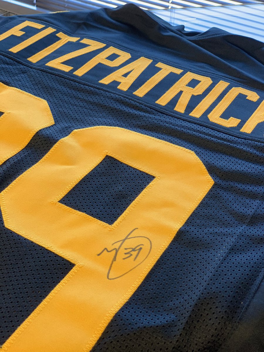 TotalSportsEnt's tweet image. We're going to give away a Minkah Fitzpatrick autographed jersey!

To enter, all you have to do is:

1.) Retweet this tweet
2.) Follow us

We'll pick a winner on Monday 9/14!

Good luck!