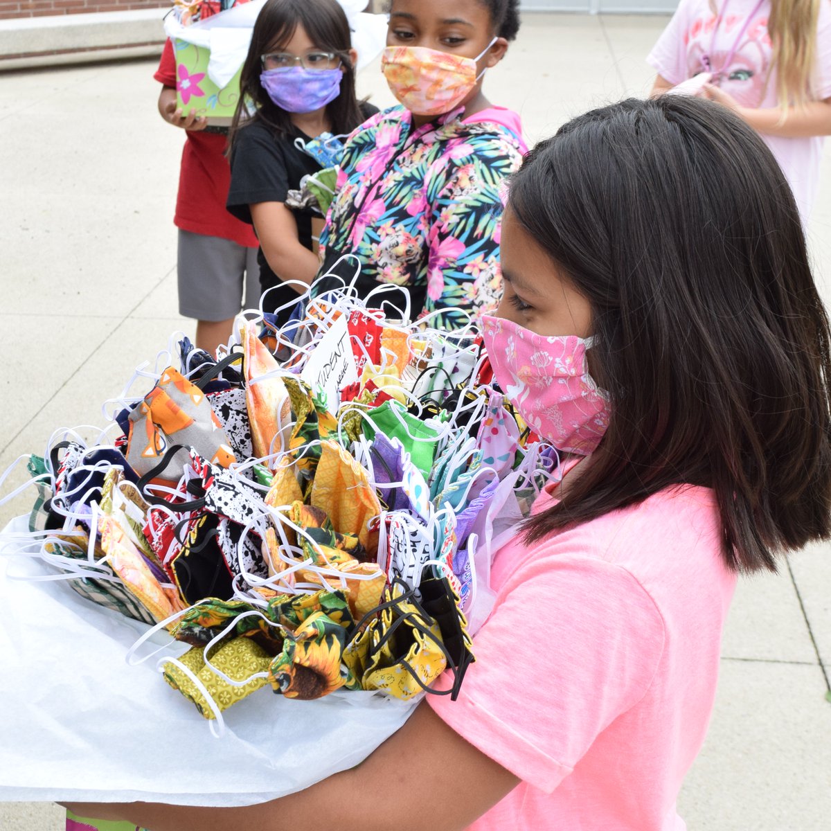 FWCommSchools's tweet photo. Thank you to Jophiel for donating 1,000 face masks to FWCS! The masks in a variety of colorful patterns and sizes were delivered to Lincoln Elementary today. #INthistogether #yesFWCS https://t.co/RtPlyHHSiW