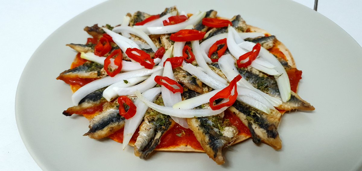 MiCocinaJIF's tweet photo. #TortadeTrigo #WheatCake #Boquerones #Anchovies #Cebolla #Onion #Guindillaroja #RedChilli #AceitedeOliva #OliveOil #comersano #eatgood #yummy #yum #foodporn #foodlover #photooftheday #MiCocinaJIF #pizza
Ver vídeo receta completa en/see full recipe video
https://t.co/7Tf8s3jlyY https://t.co/a8xTQPJ6v6