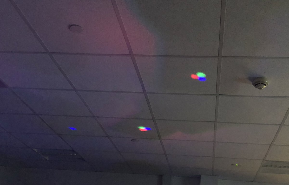 Disco time with S2 as we investigated colour mixing with light 🕺🏻🔴🕺🏻🟢🕺🏻🔵 🕺🏻