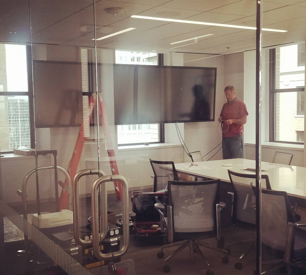 PrimeAVSolutio1's tweet image. Coming together nicely... Ceiling mounted Dell 75&quot; displays #primeavsolutions #AVSystem #AVRacks #avtweeps #dell