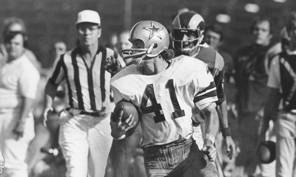 SCFootballHOF's tweet image. #HBD Charlie Waters! #SCFHOF20
@NAYellowJackets @ClemsonFB @dallascowboys