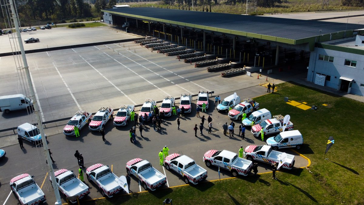 sutpapeajes's tweet photo. Hoy se realizó la presentación de 22 nuevos móviles que se destinarán a mejorar la Seguridad de todas las rutas administradas por Corredores Viales. Leé la nota completa y mirá las fotos en este link  👉https://t.co/ApXpQnk0rS https://t.co/pYCYFWkIXW