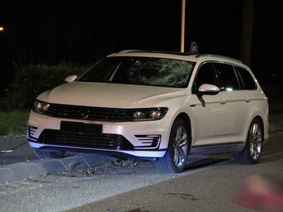 Fietsster gewond naar ziekenhuis na aanrijding door automobilist ..
