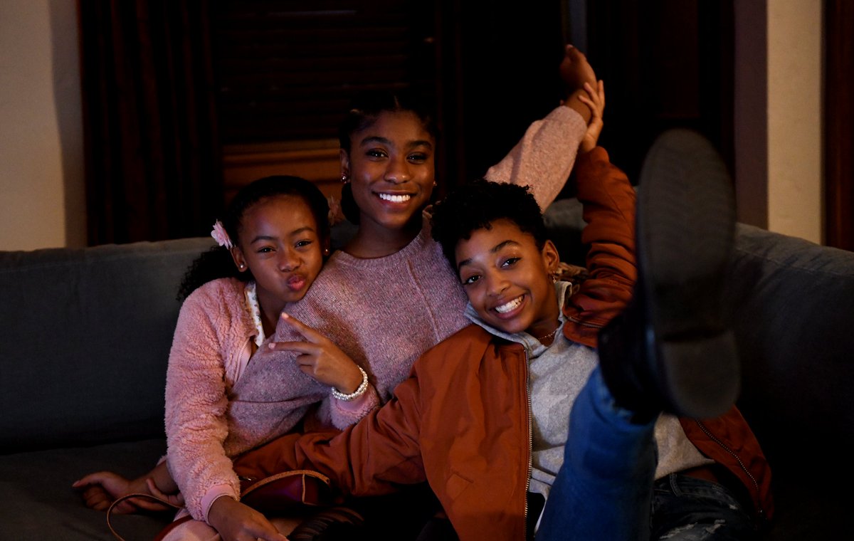 NBCThisisUs's tweet photo. You can always lean on the Pearsons. https://t.co/m1Cs2Hfg11