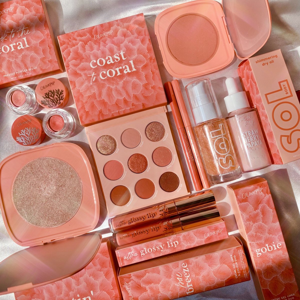 🌊#GIVEAWAY 🌊

We are working with our sister brands to give away the entire Coral Collection to 5 lucky winners! Check out our IG &amp; FB for another chance to win! 

To Enter: 
🌊Like &amp; RT 
🌊Follow <a href="/ColourPopCo/">ColourPop Cosmetics</a> <a href="/FourthRayBeauty/">FourthRayBeauty</a> &amp; <a href="/SolBodyCo/">Sol Body</a> 

📸:lapetitechicmommy