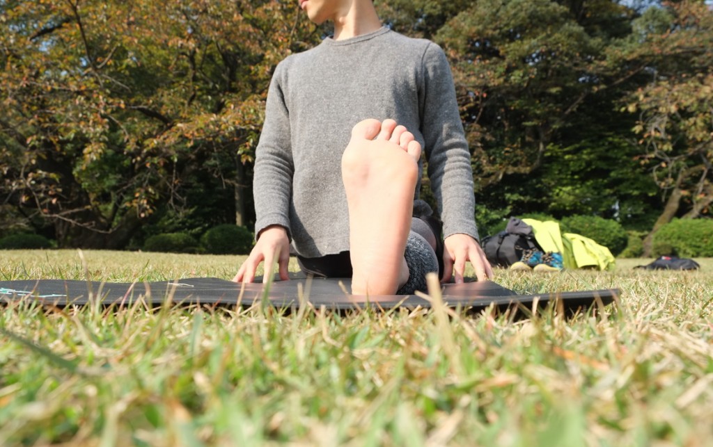 kiyo358's tweet photo. 【東京EngawaYoga】 手のひらをしっかりと開くと良いですよ。クラスでは、このような当たり前の話しもします。クラスの補足に変えて。  https://t.co/SqWNFp7vV3 #asana #BORNTOYOG https://t.co/JEjlgGNj3y