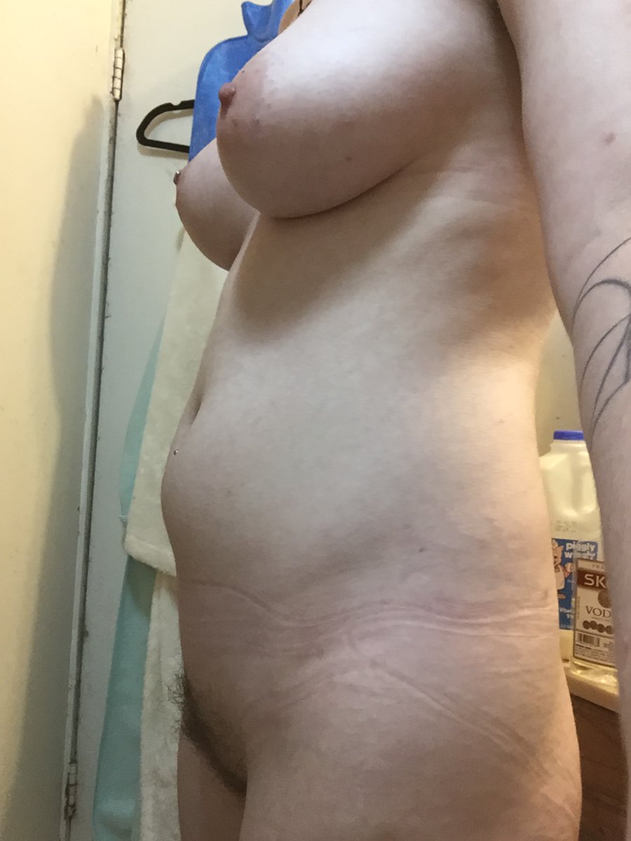 Orphan0011's tweet photo. Before and after a 2L fluid enema 
#enema #belly #bellyexpansion #bellybump #bellybuldge #taboo #kinkyaf #bdsmplay #allnaturalwomen https://t.co/YB19kYubsq