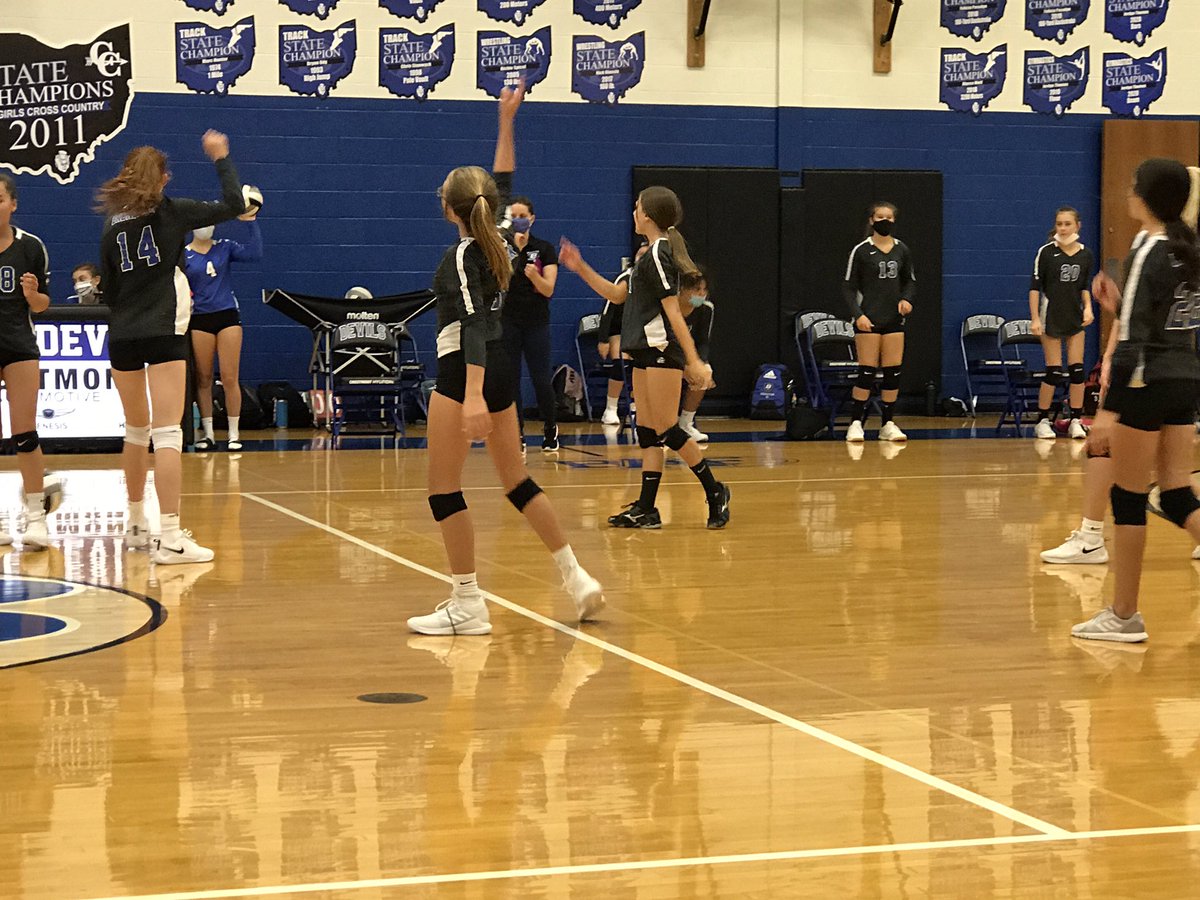 BSharosky's tweet photo. We’ve reached the third match of the Triple header. Strongsville 8th grade won 2-0. Brunswick 7th white defeated Strongsville 2-0. Third match is 7th grade Blue vs Strongsville. #bmsgobigblue https://t.co/HPGD9E5wjk