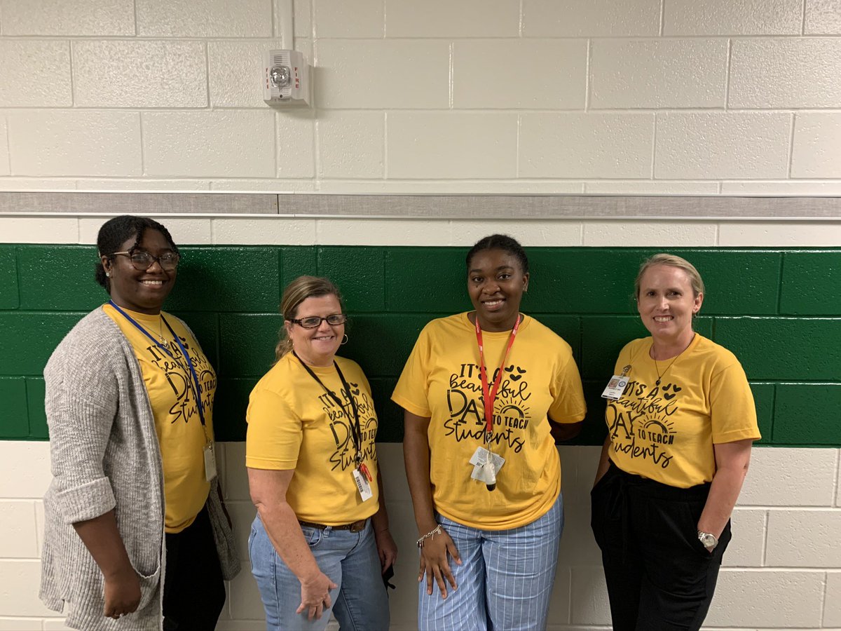 lsmithclass's tweet image. Our student teachers rock! They will be ready for anything this education world throws at them! @HumbleISD_TE