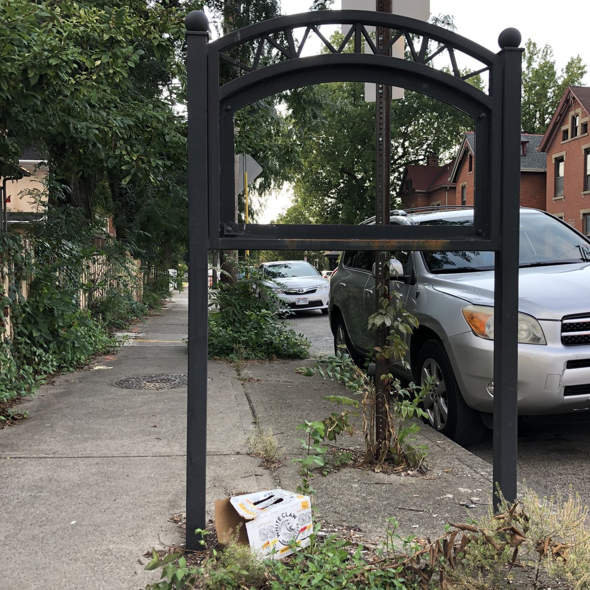 CBusTrash's tweet image. King Ave