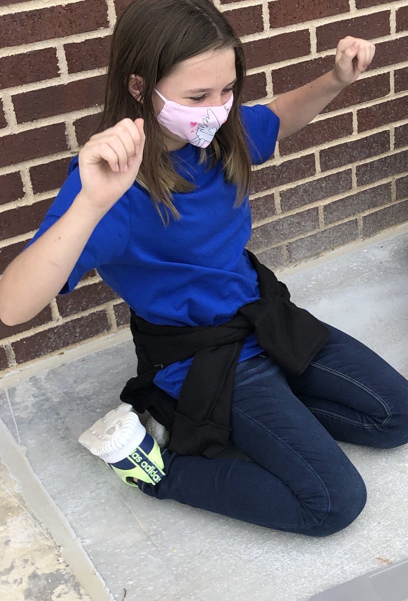 TechRunsThruIt's tweet photo. @flippitynet Entrepreneurs that failed but persevered and became famous - scavenger hunt today! @DieterichMS #misdproud #dmsincedu https://t.co/YqD9llGUkK