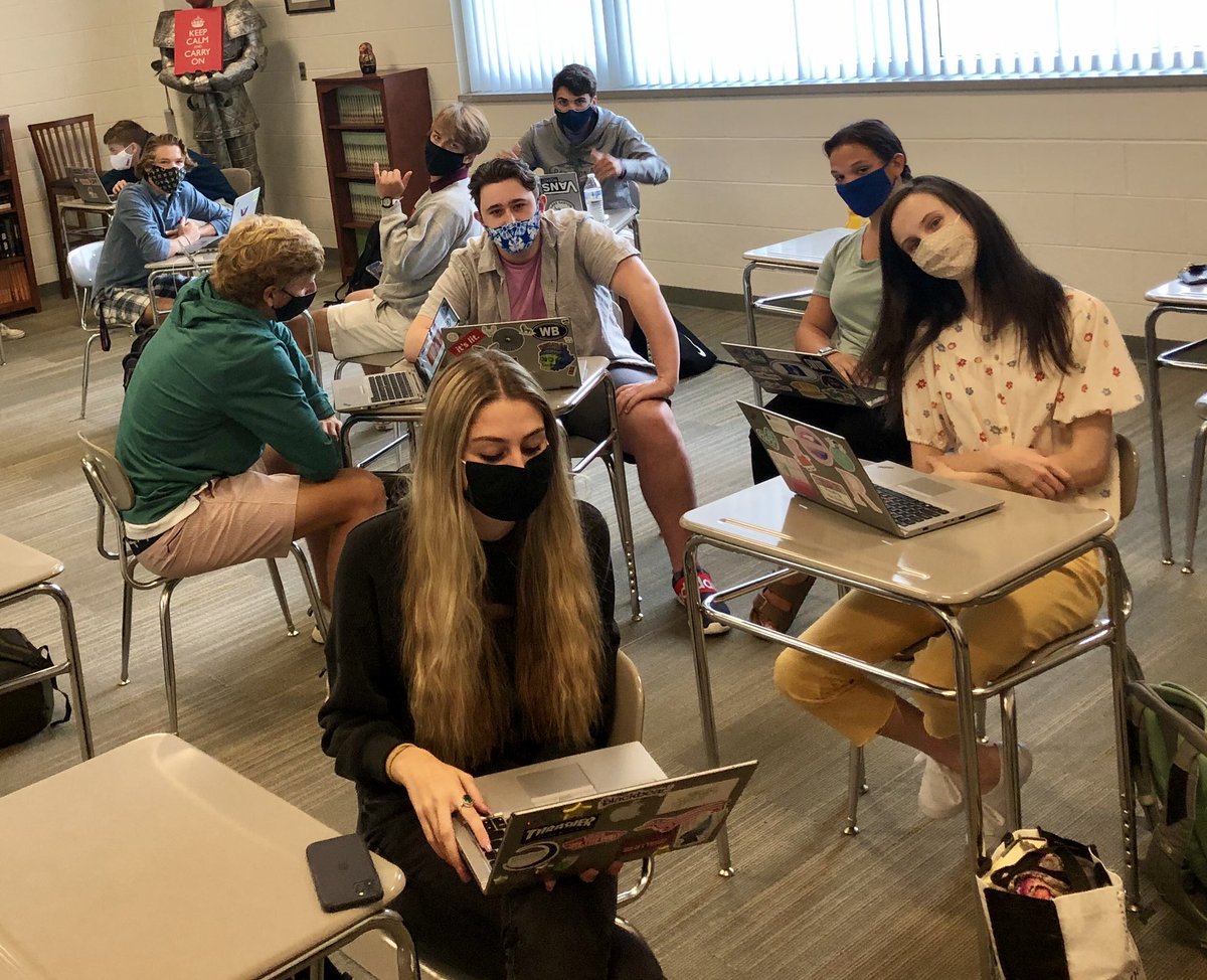 Academicscghsnc's tweet photo. Breakout rooms + small groups in class + “who would say it” game = a better understanding of America’s political parties! #GibbonsEducators #TheLearningDoesntStop https://t.co/6MsbMS3Cbg