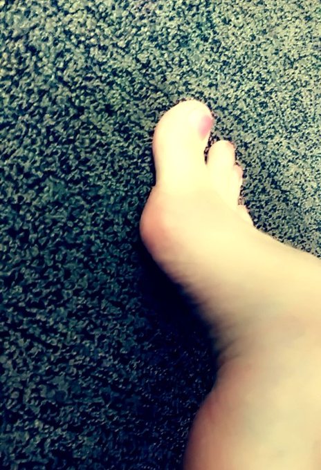 Feetsies! #fetish #footfetısh #longtoes https://t.co/9WAZy8zMOF<a href="/tag/fetish"class="tags">#fetish</a><a href="/tag/footfet%C4%B1sh"class="tags">#footfetısh</a><a href="/tag/longtoes"class="tags">#longtoes</a>
